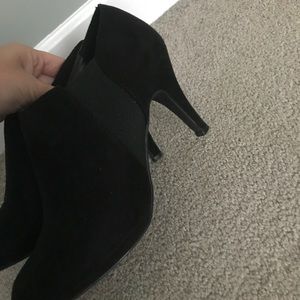 Black heel booties